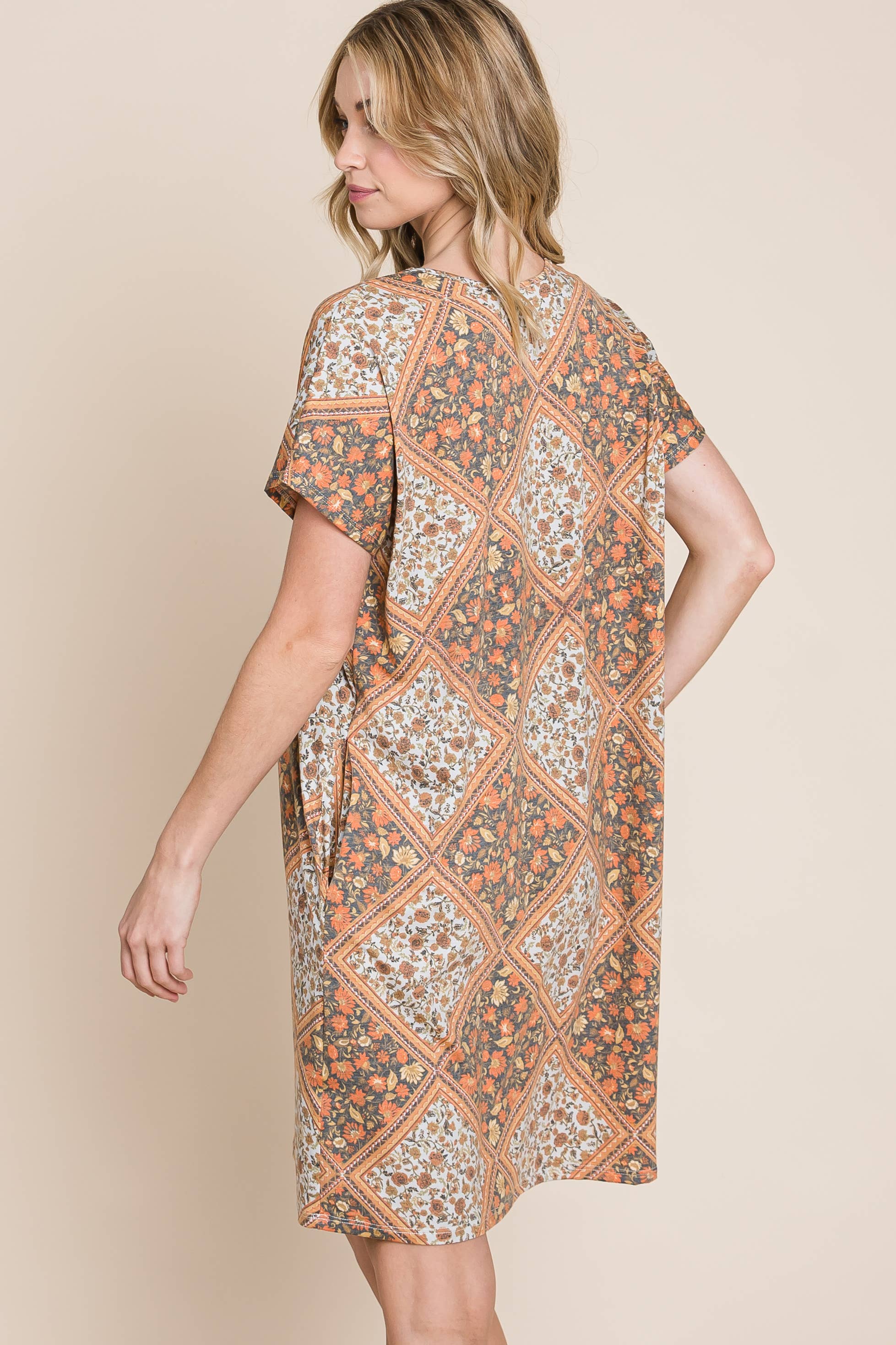 BOMBOM - Wholesale Dress - Women's - DA1372-PR Vintage Floral Diamond Print Shift Dress3