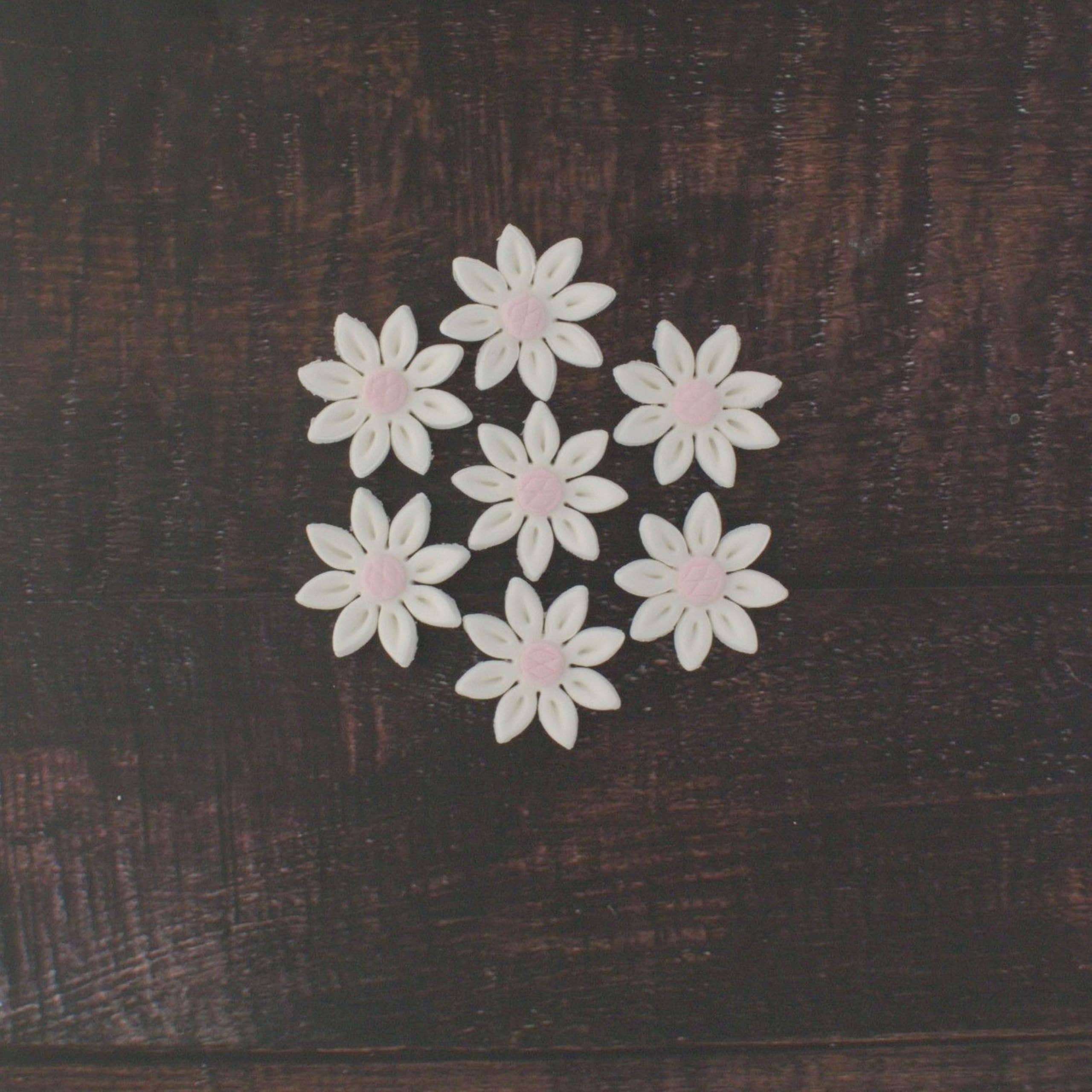 Global Sugar Art - Wholesale Cake/cupcake topper - Edible Daisy Cake Decorations, White and Pink Sugar Flowers, Unwired 1 Inch, Daisy Cupcake Toppers, Edible Flowers Cake Decorations by Chef Alan Tetreault, Global Sugar Art8