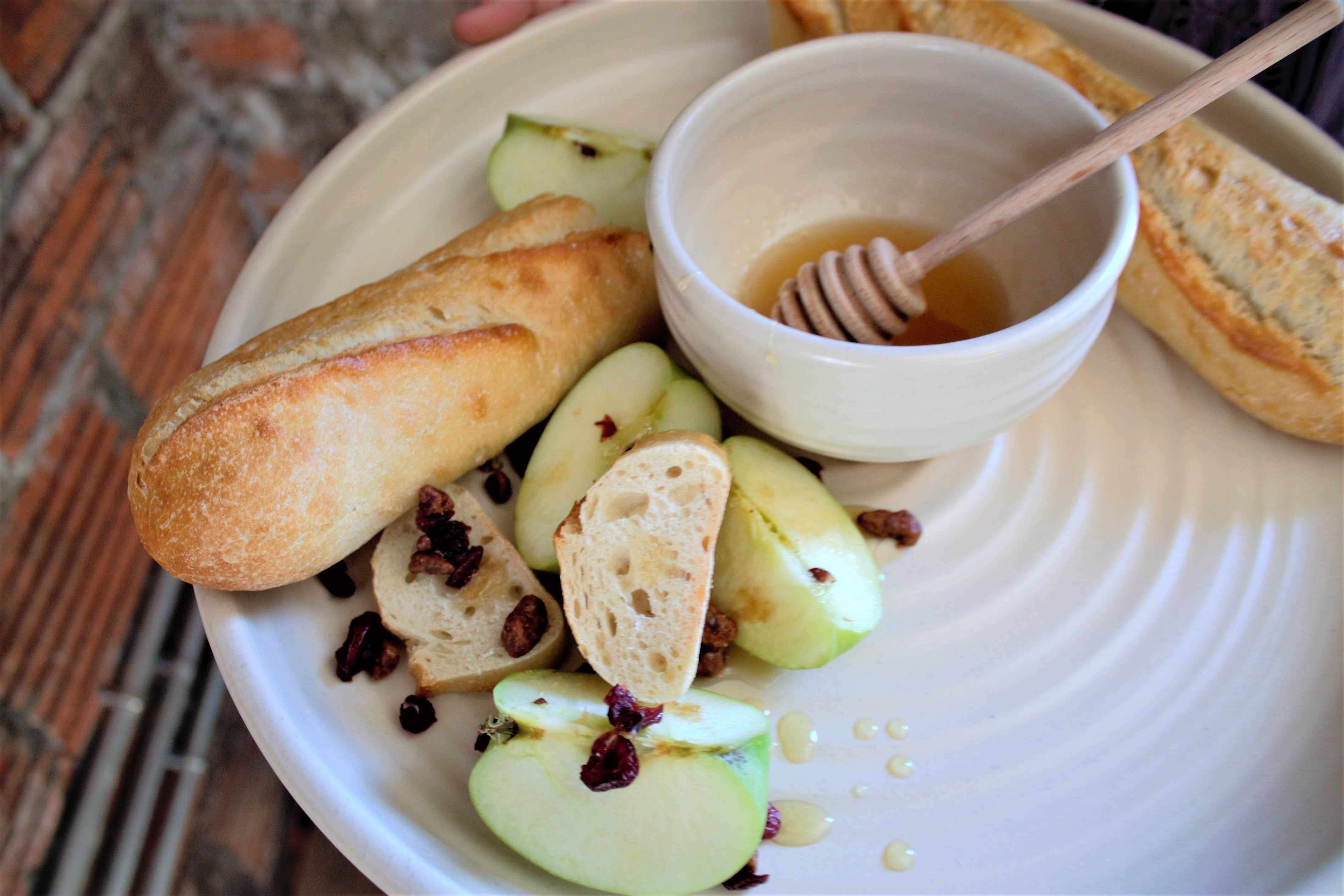 Rowe Pottery - Wholesale Dinnerware Set - Farmhouse Ridges 14" Chip & Dip Set - Drift White2