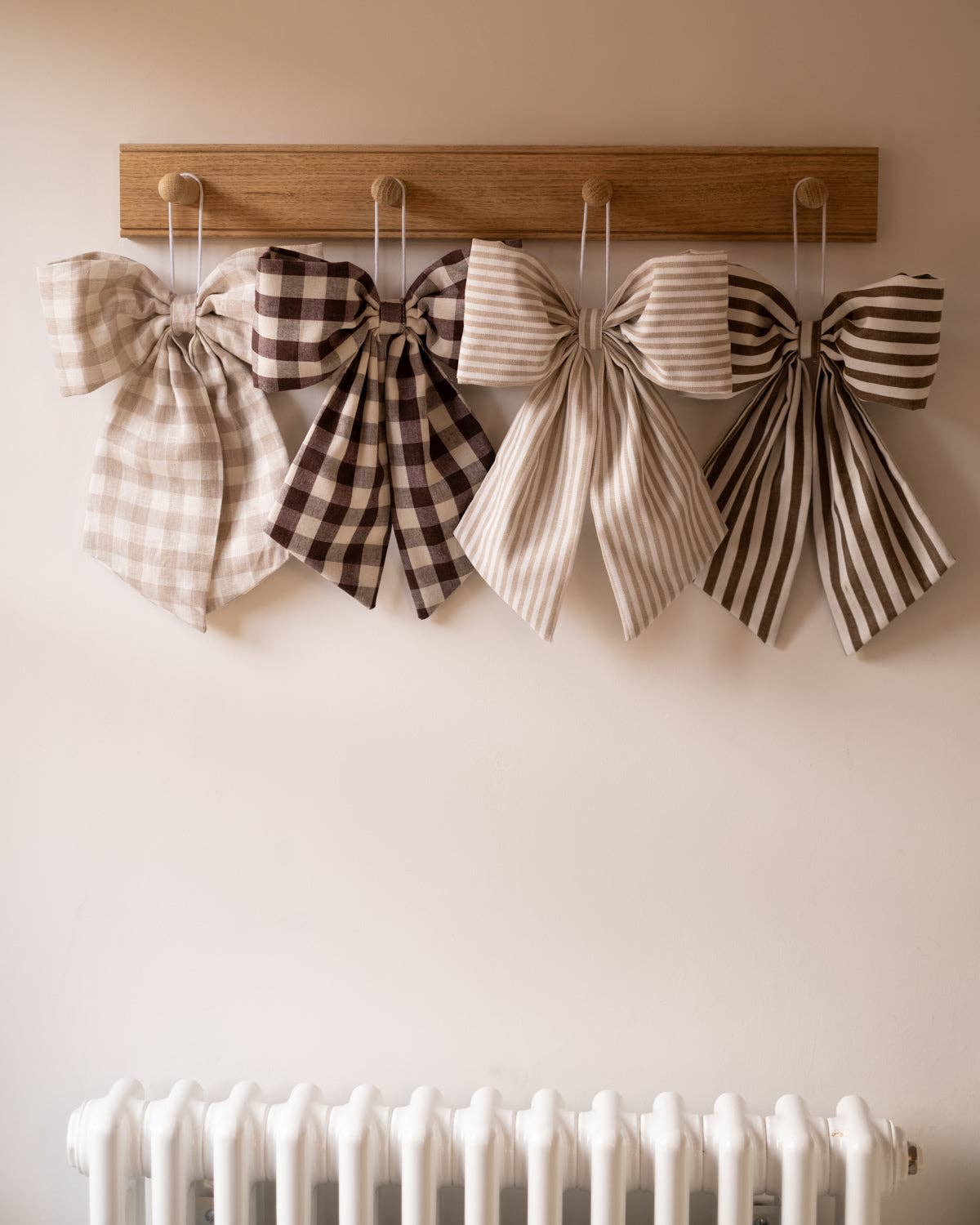 Hudson Home - Wholesale Ornament - Cream and Brown Gingham Hanging Bow1