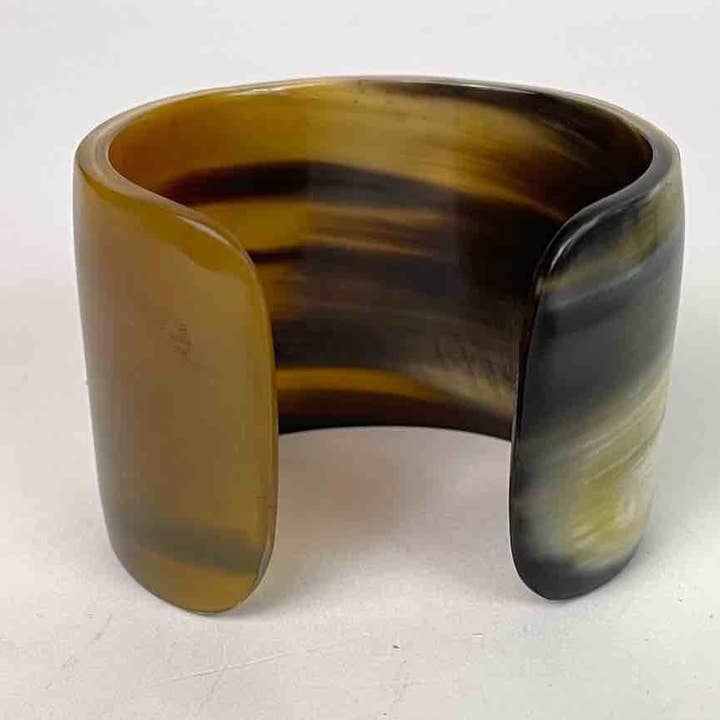 The Niger Bend - Wholesale Cuff Bracelet - Wide African cow horn cuff bracelet, assorted shades3