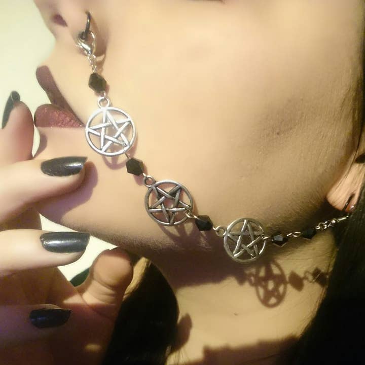 Pentacle de aço inoxidável frisado nariz/lábio para orelha corrente por atacado de Ayame Designs