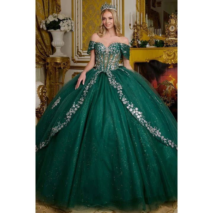 Robe de Quince à Épaules Dénudées Illusion en Cœur pour la vente par Babyfox Apparel