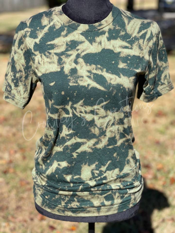 T-shirt blanc blanchi Jungle Fever pour la vente par Crowley's Creations, LLC