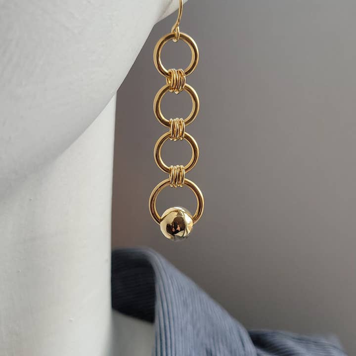 Orecchini "Long Orbit" con perline dorate/Orecchini da tutti i giorni per la vendita all'ingrosso da parte di Teahan K Jewelry