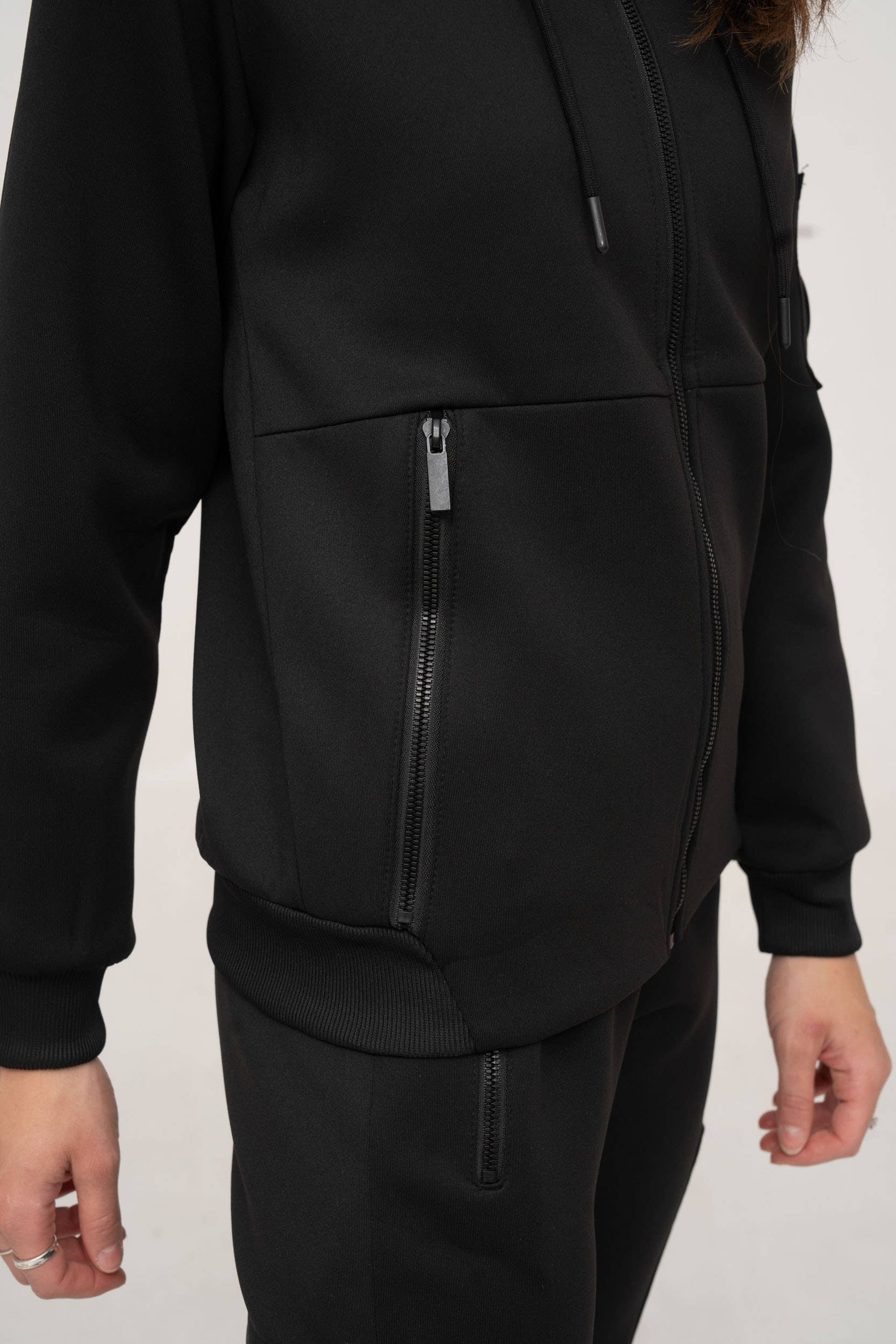 Zayne Paris - Wholesale Activewear Set - Women's - Women's jogging set with zip F011-14