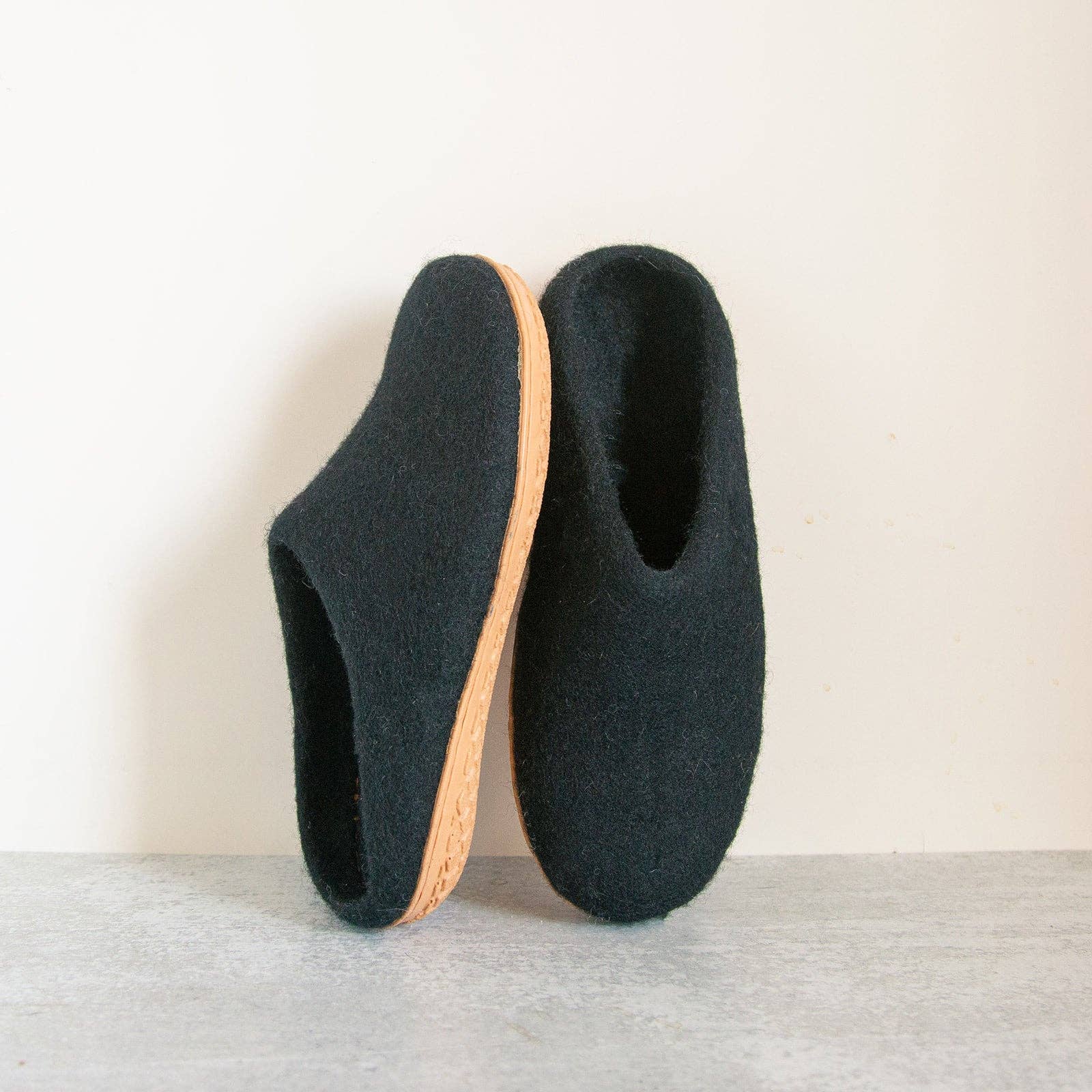 Fuzzy cove – wholesale Slippers – Women's – Night Black | Luxury Organic Merino Wool Slippers6