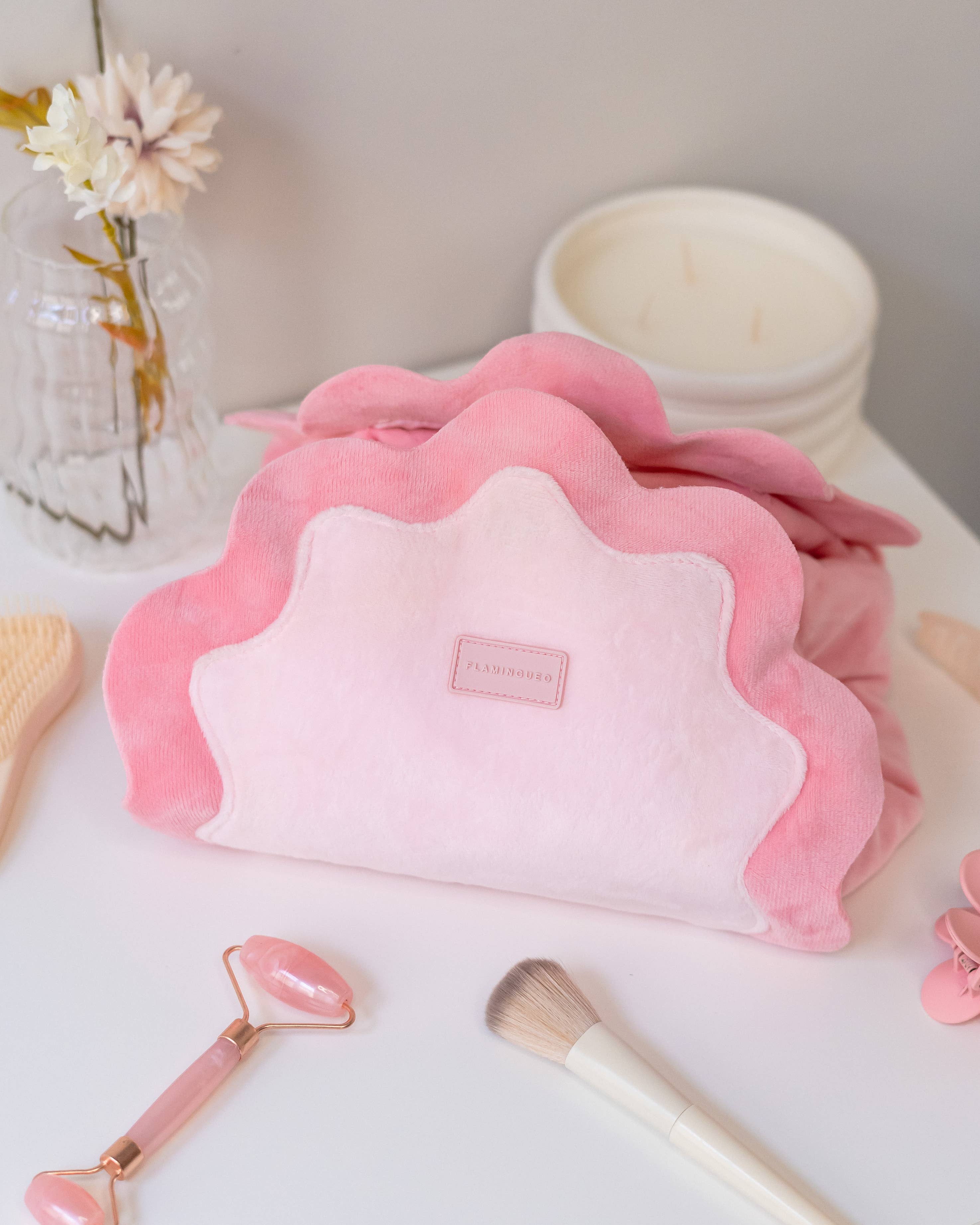 Flamingueo - Wholesale Toiletry Bag - Unisex - Pink cosmetic bag with gathering closure 1