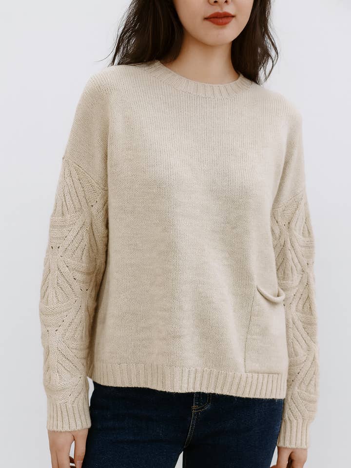 MAGLIONE IN MAGLIA MORBIDA CON DESIGN SPECIALE DELLE MANICHE per la vendita all'ingrosso da parte di Lucy Sparks