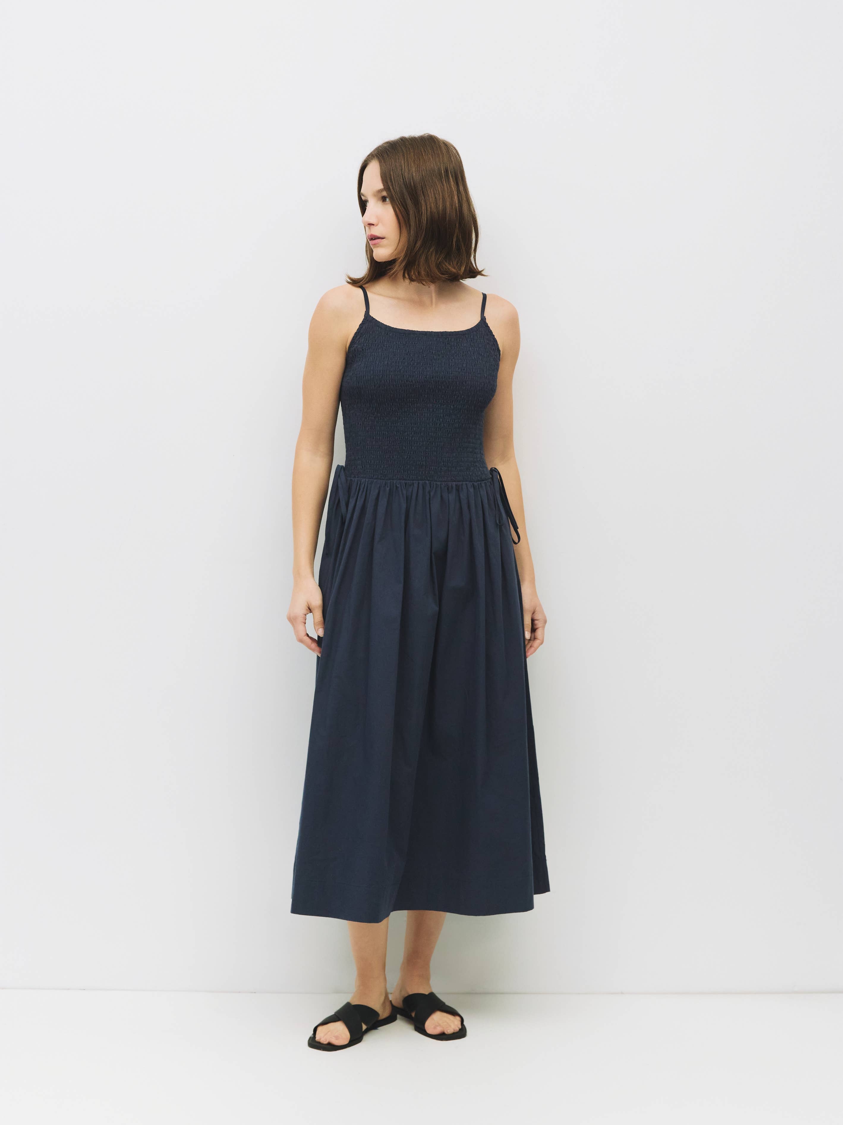 MOD REF - Vendita all'ingrosso Vestito - Donna - Abito The Jenni | Abito midi a nido d'oca con lacci laterali17