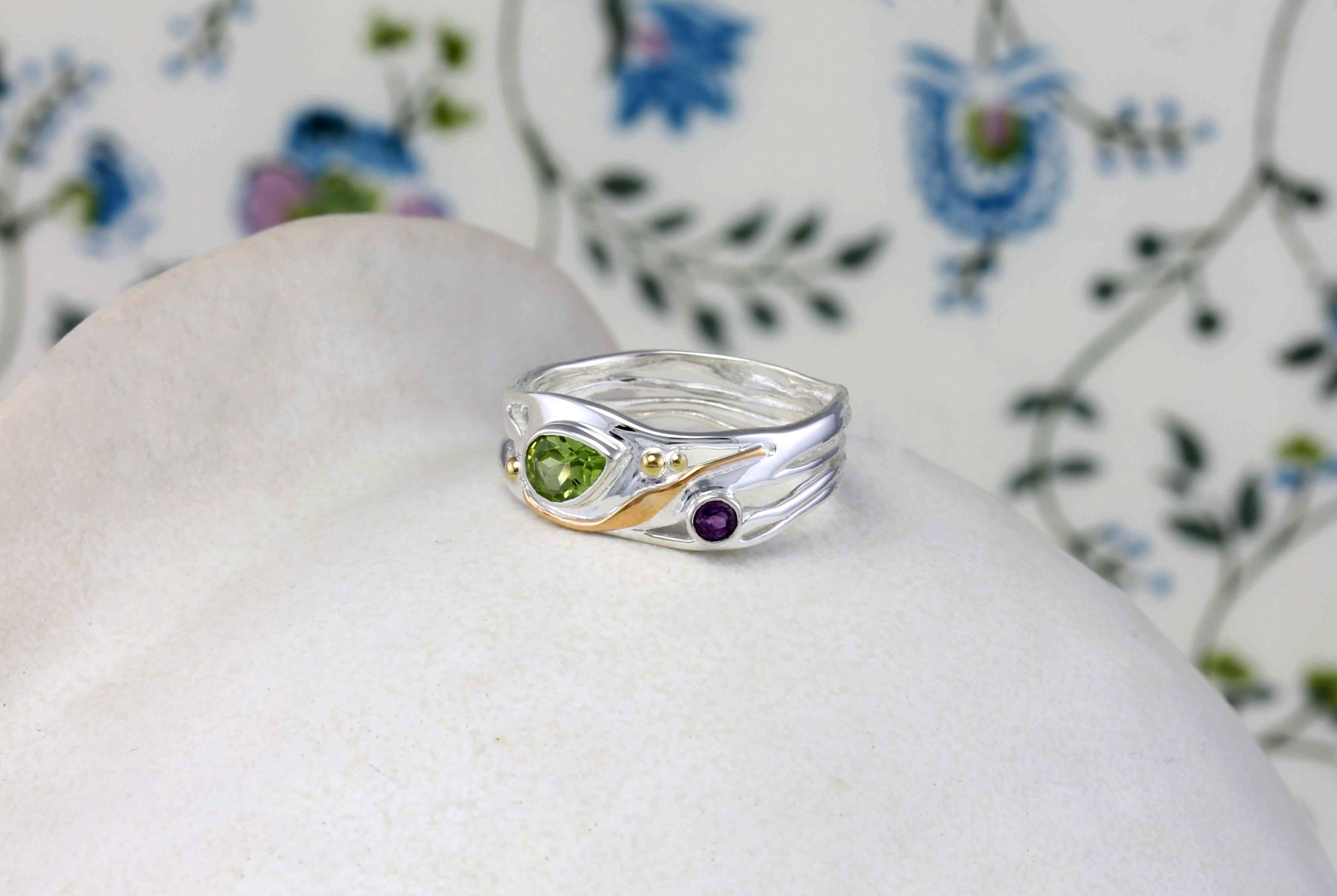 Banyan Jewellery - Vente Bague avec plusieurs pierres - Bague en argent sterling avec péridot et améthyste faite à la main
