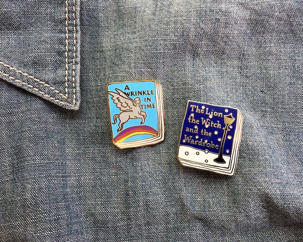 Ideal Bookshelf - Wholesale Lapel Pin/Button - Book Pin: The Lion, the Witch, and the Wardrobe2