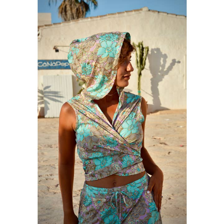 Promopakket kruisrok en top met capuchon voor wholesale door Arena Formentera