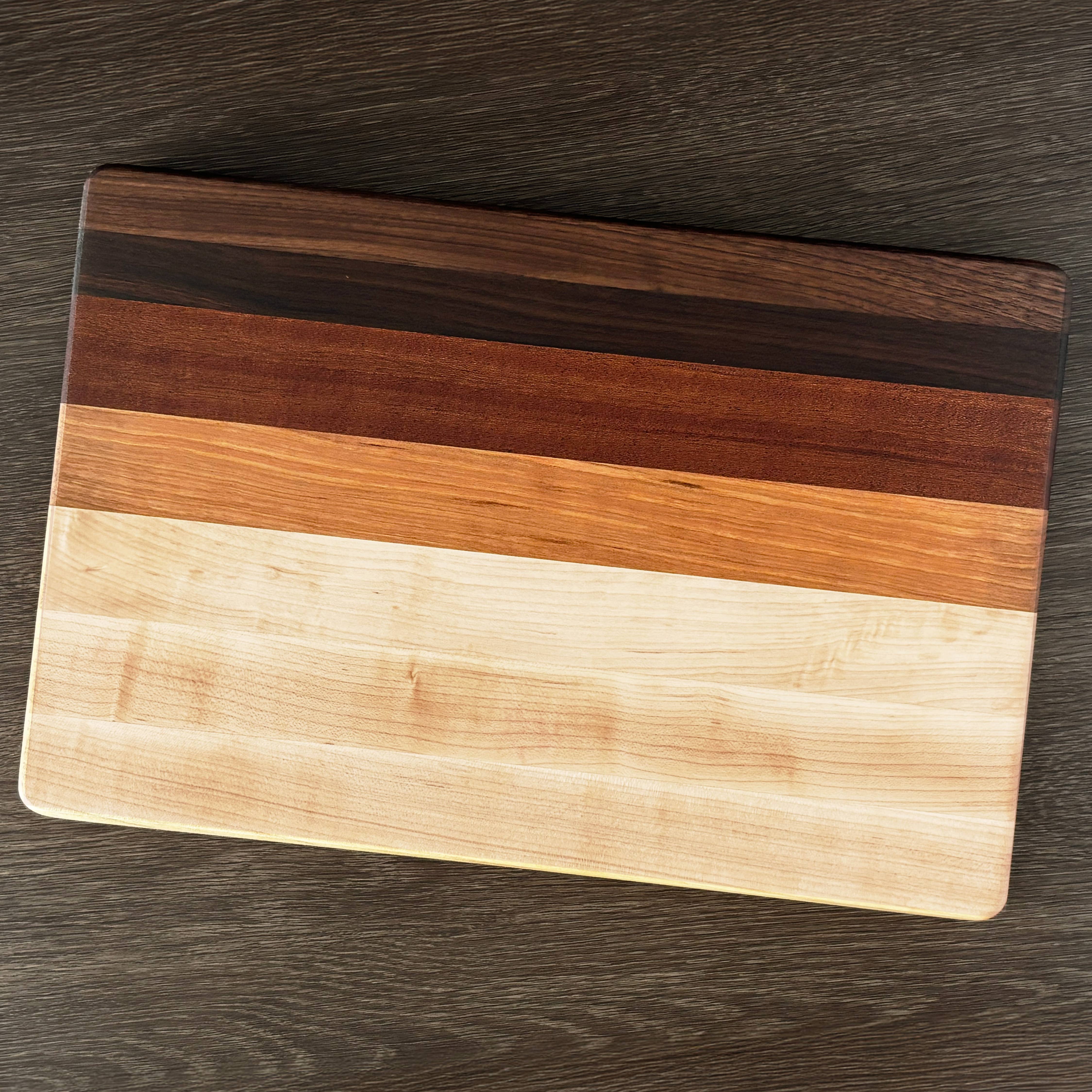 Holzer Handcrafted ® - Wholesale Cutting Board - Handcrafted Cutting Board 18"x12"x.8" Gradient Hardwood10