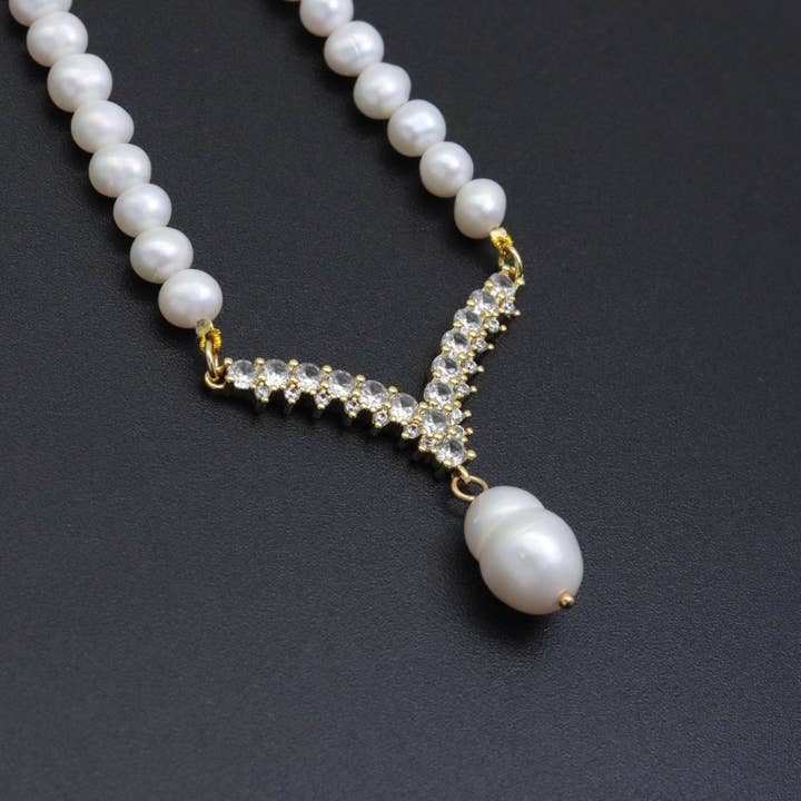 BestBeads&Beyond – wholesale Pärlband/Pärlhalsband – Sötvattenspärla med chevronspetshalsband, sku# EF5611