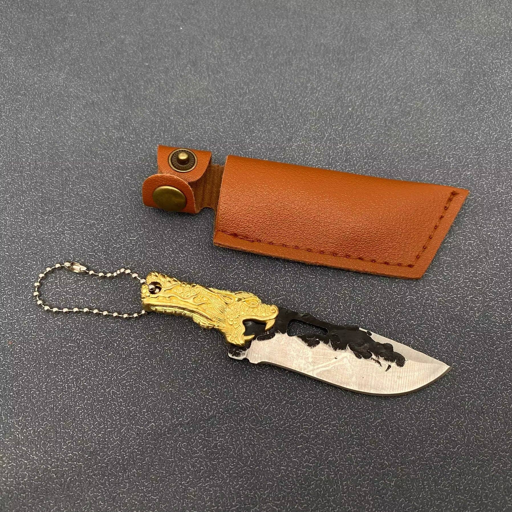 Mio Queena - Vente Couteau de poche/étui - Couteau en acier inoxydable avec manche en forme de tête de dragon et émail, avec étuis7