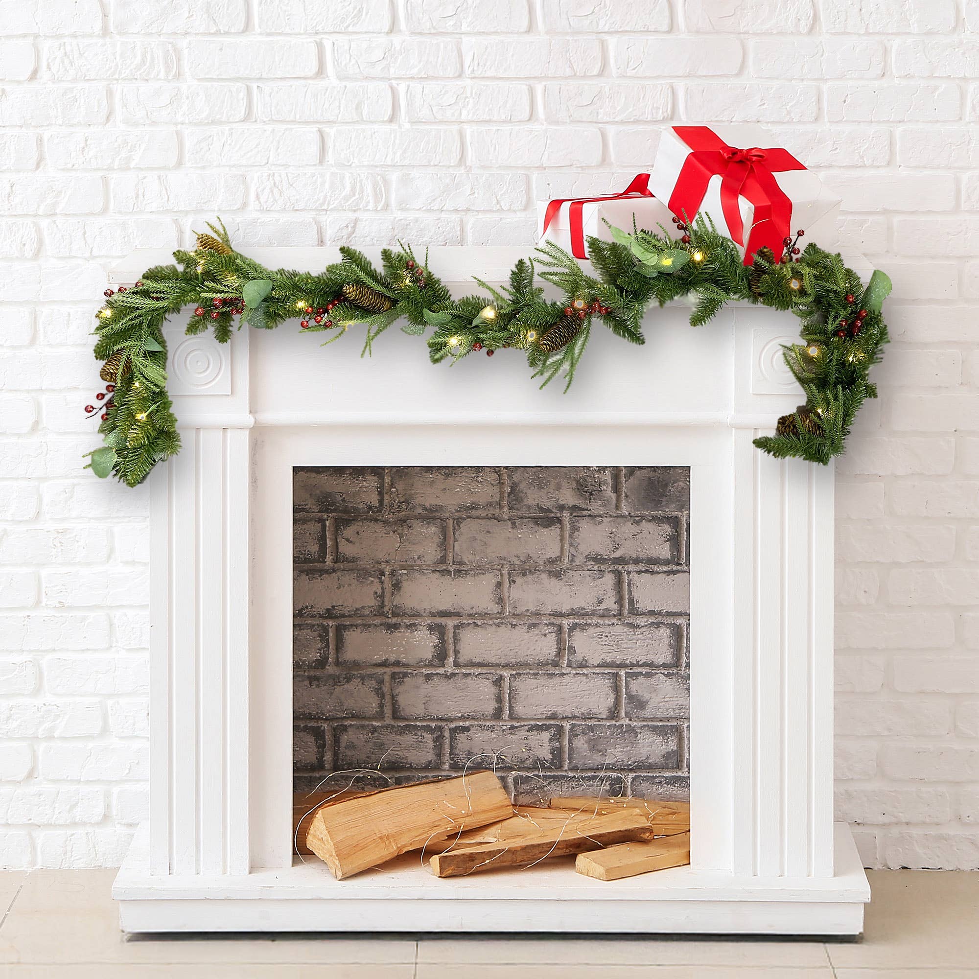 Santa’s Workshop Inc. - Wholesale Christmas Decoration - 6' Mixed Pine & Berry Garland, 120 Tips4