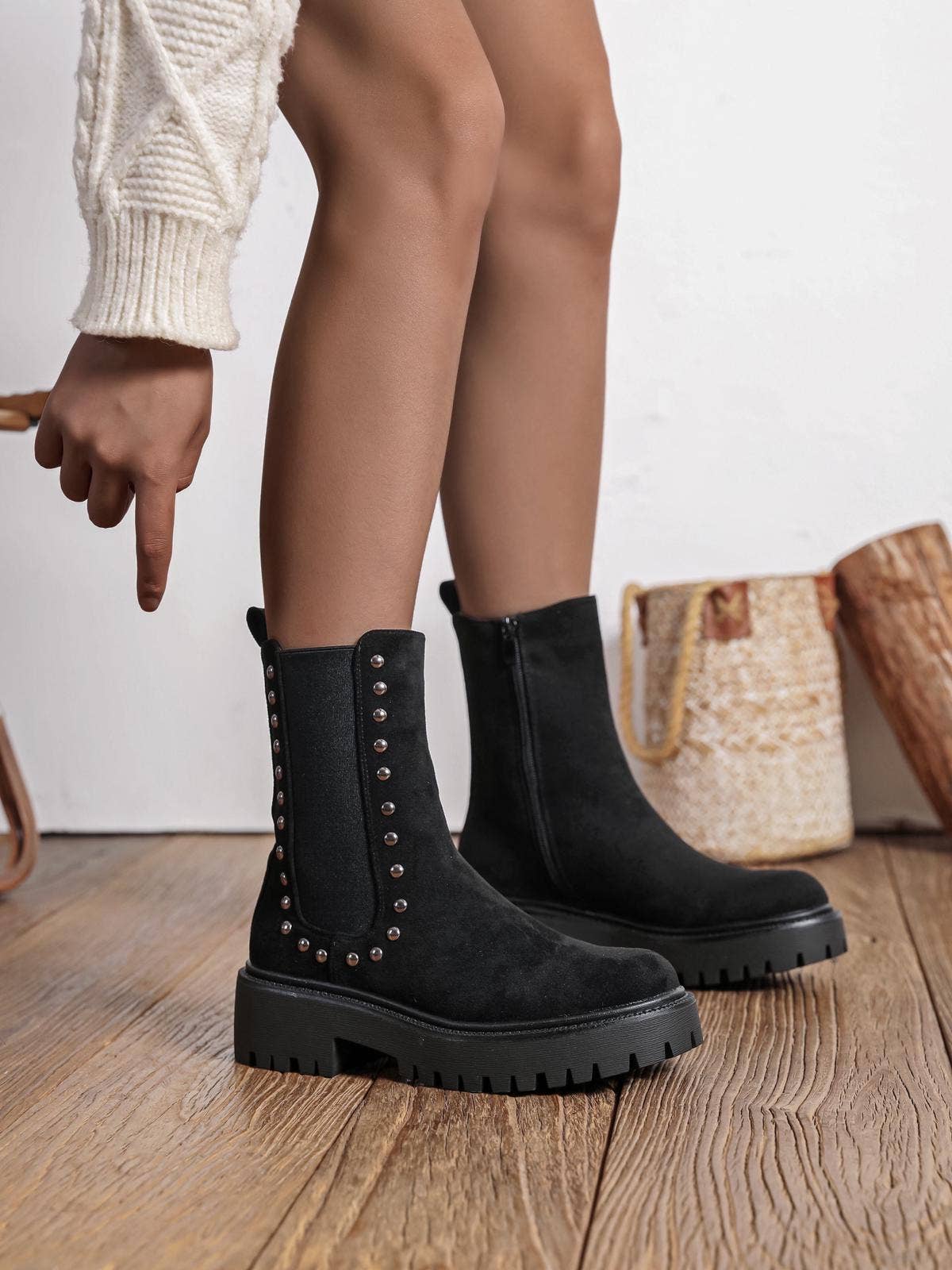 No Doubt Shoes - Wholesale Chelsea Boots - Women's - Ladies Studded Chunky Chelsea Casual Flat Ankle Boots1