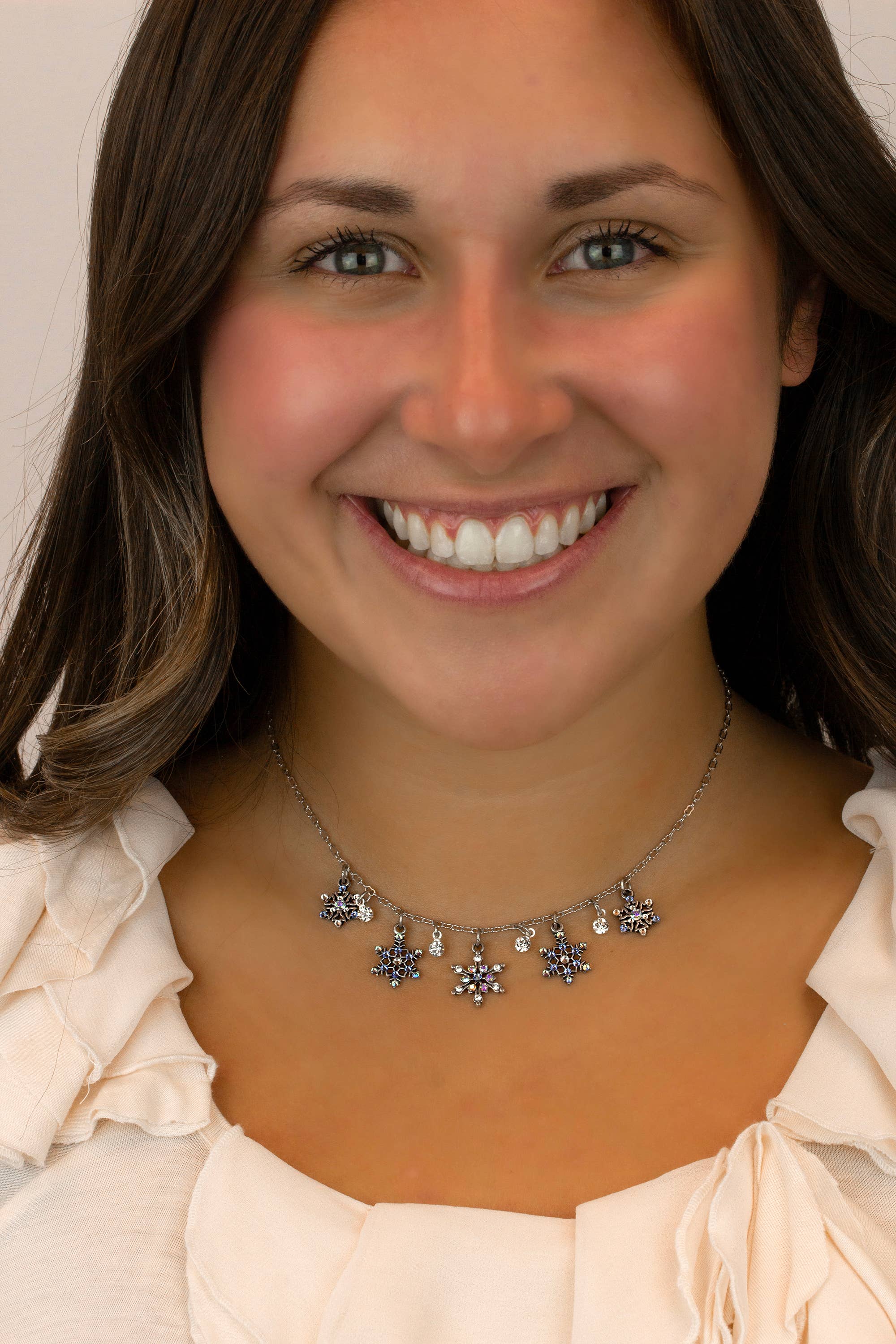 Anne Koplik Designs, Inc. – Engroshandel Choker/colliers – Flimrende fraktaler Crystal snefnug halskæde1