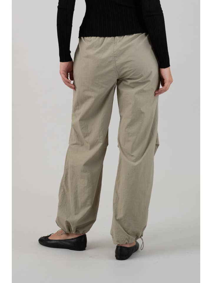 The Workshop Studio - Wholesale Pants - Women's - DRAWSTRING PARACHUTE PANTS12
