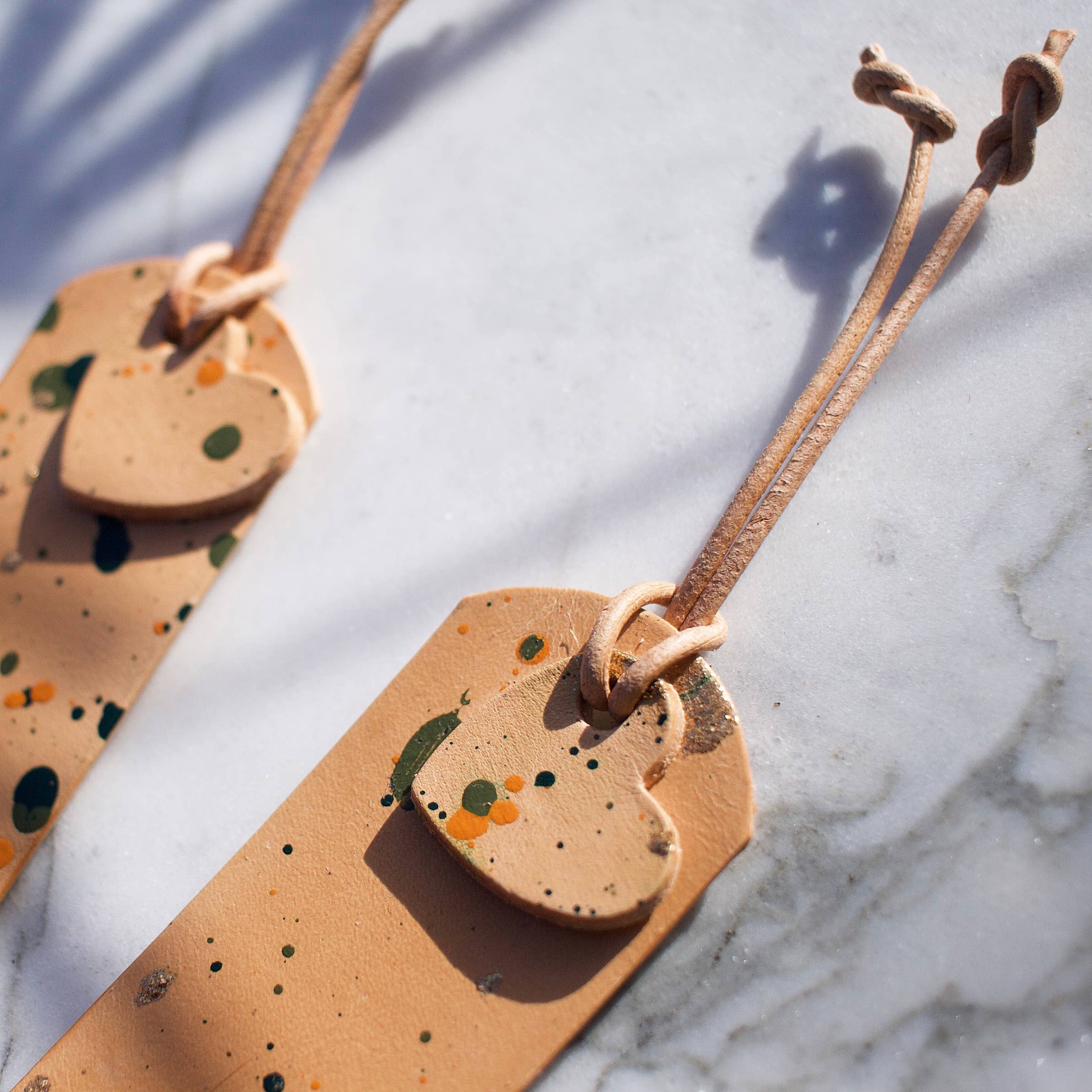 Swag and Tassel – Marcador por atacado – Marcador de couro veg Tan1