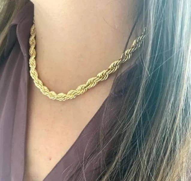 FASHIONISTAAA - Vente Collier maille et chaîne - Collier en or jaune 10 carats avec chaîne torsadée 6 mm2