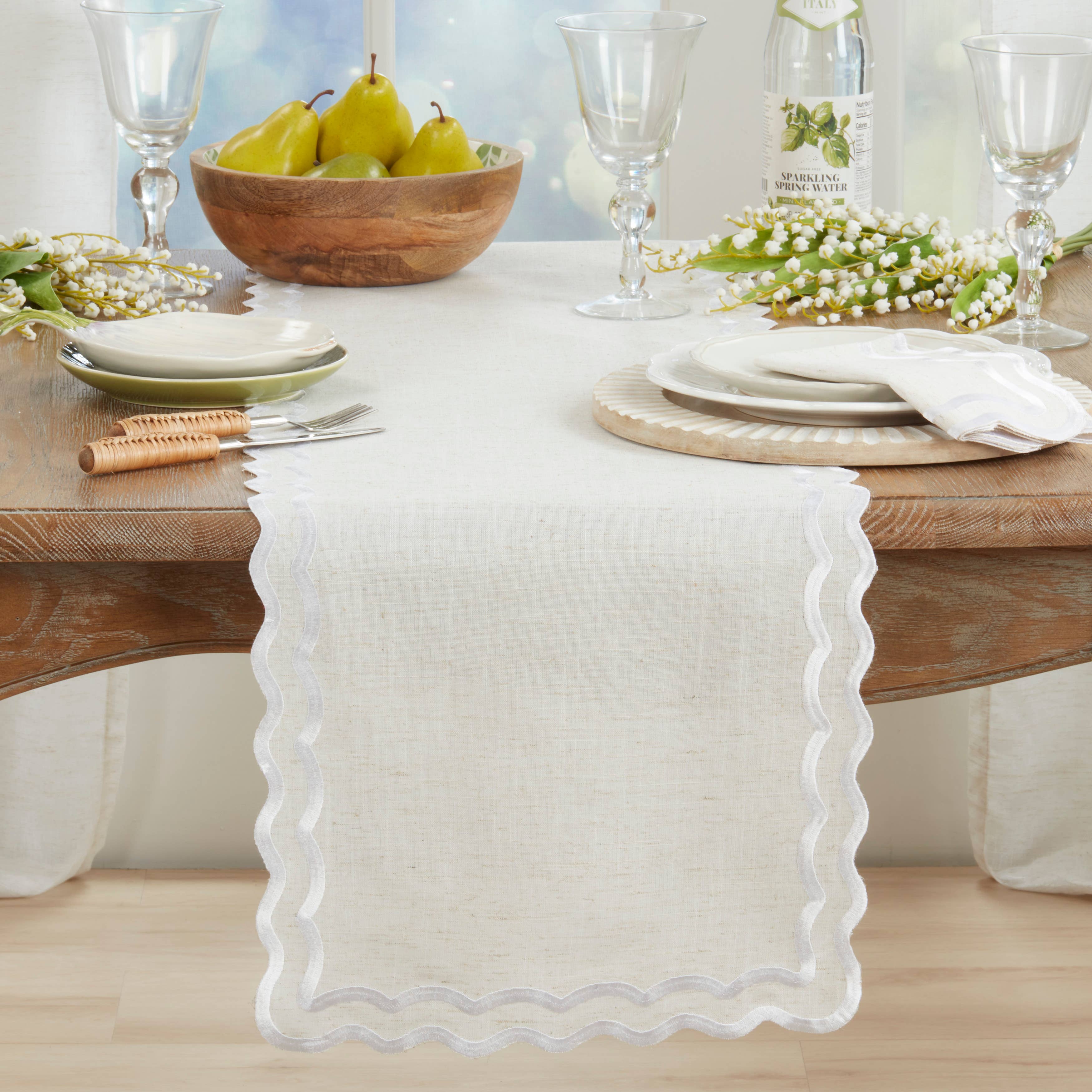Saro Lifestyle - Wholesale Table Runner - Scalloped Border Table Runner2