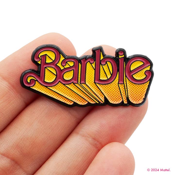 Little Shop of Pins - Vendita all'ingrosso Spilla da bavero - Spilla smaltata con logo Barbie™ dei fumetti1