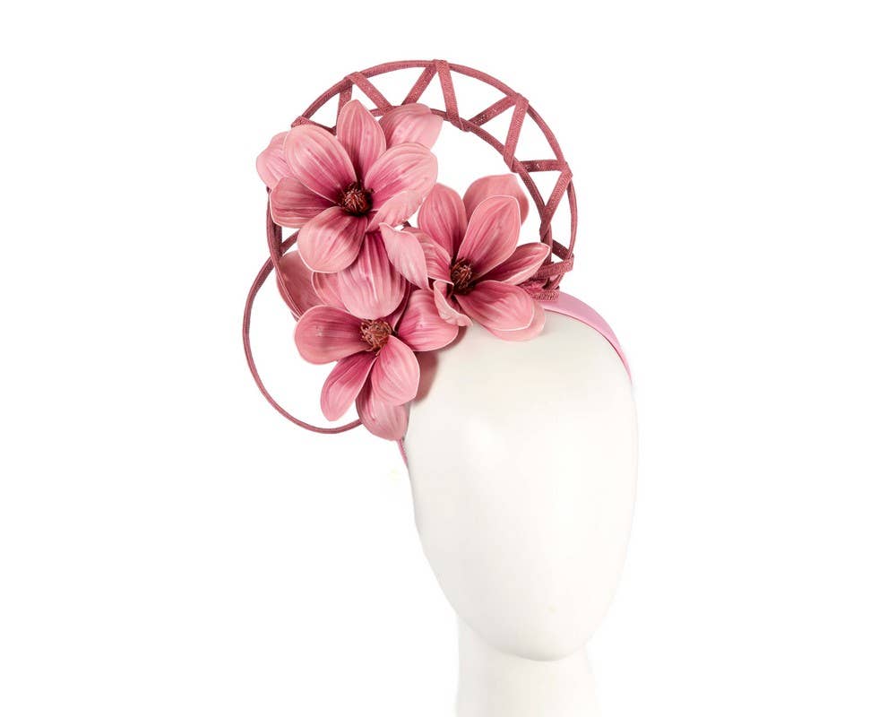 Max Alexander by Cupids Millinery Melbourne – wholesale Fascinator-hatt - Dam – Unikt blommafascinator pannband12