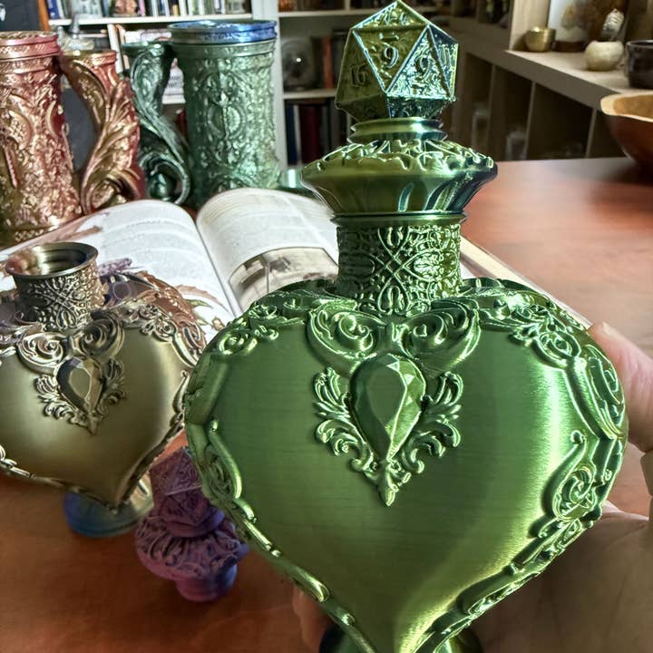 American Carver LLC - Wholesale Dice - Potion Bottle Dice Keeper | RPG, D&D, Daggerheart | Cosplay4