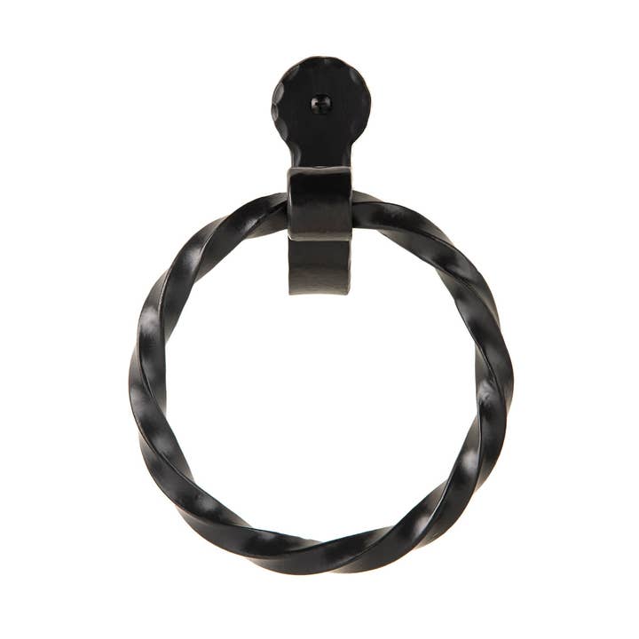 Vægmonteret håndklædering i snoet design i smedejern | AIW-BA for engroshandel hos Artesano | Home Decor