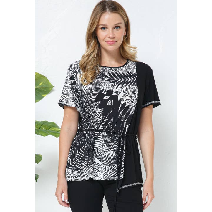 *PROMO*HAUT ASYMÉTRIQUE À MANCHES COURTES EN TISSU BLOCK - T7134P44 pour la vente par 01 Allum