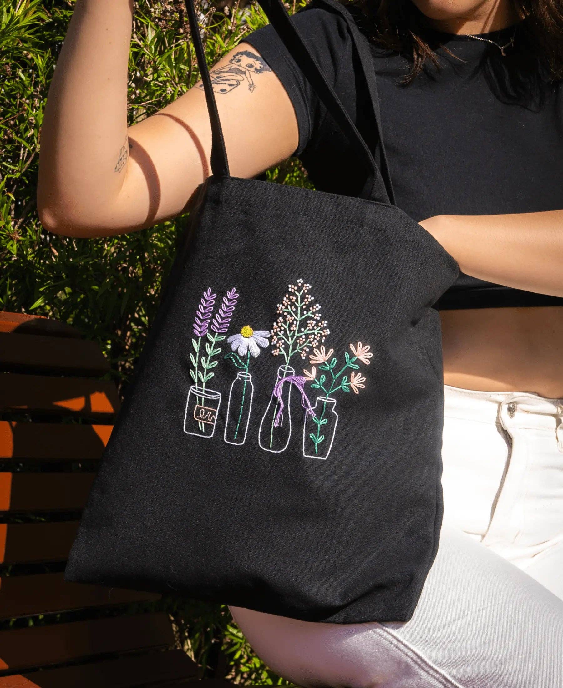 Craft Club - Wholesale Tote bag – Women's - GARDEN JARS - Embroidered Tote Bag Kit3