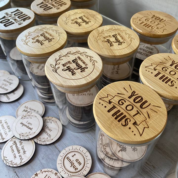 Bekræftelse krukker for engroshandel hos Infinity Cuts & Creations