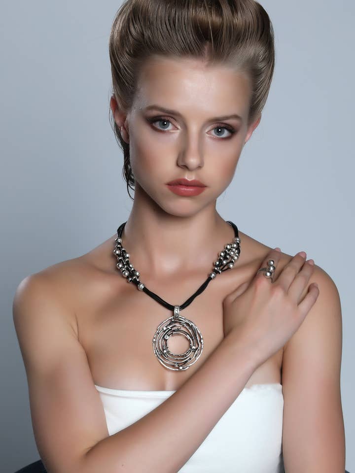 Schmuckset mit antikem silbernem Ball und offenem Kreis für den Großhandel von AVENS