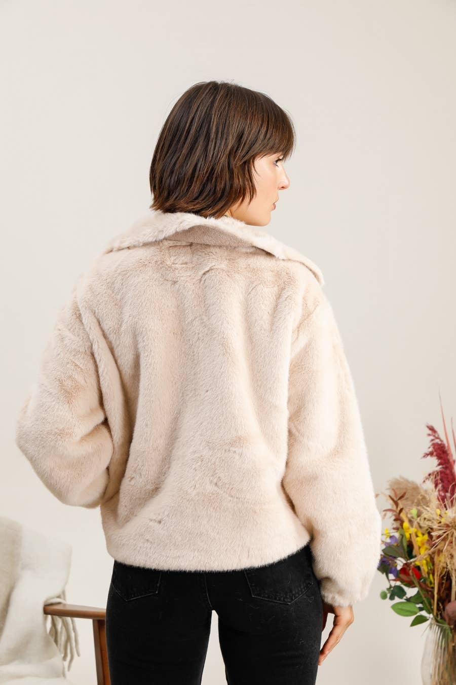 Attrait Paris – wholesale Fur/faux fur coat – Women's – Short faux fur jacket11