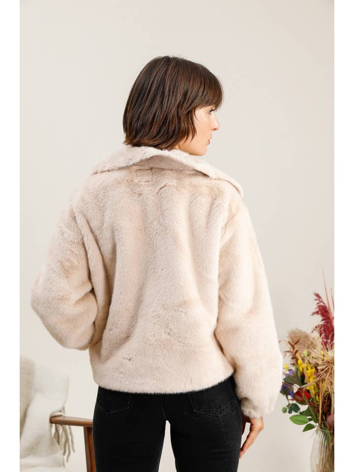 Attrait Paris - Wholesale Fur/Faux Fur Coat - Women's - Short faux fur jacket11