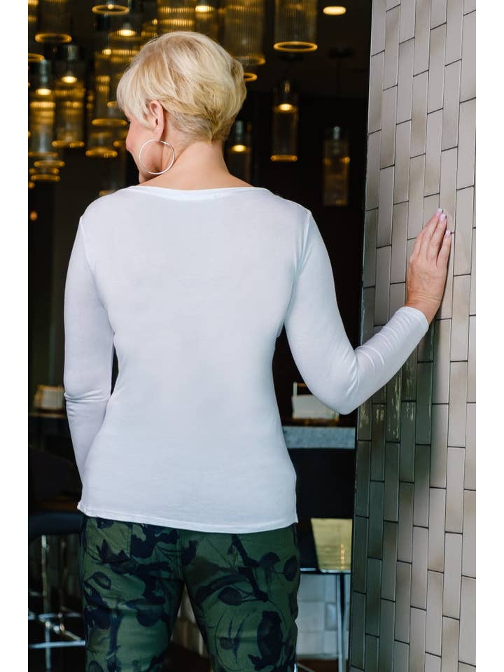 TINA Stephens Italy/Tees By Tina - Wholesale T-Shirt - Women's - Everly Viscose Sheen Top (BLS137)3