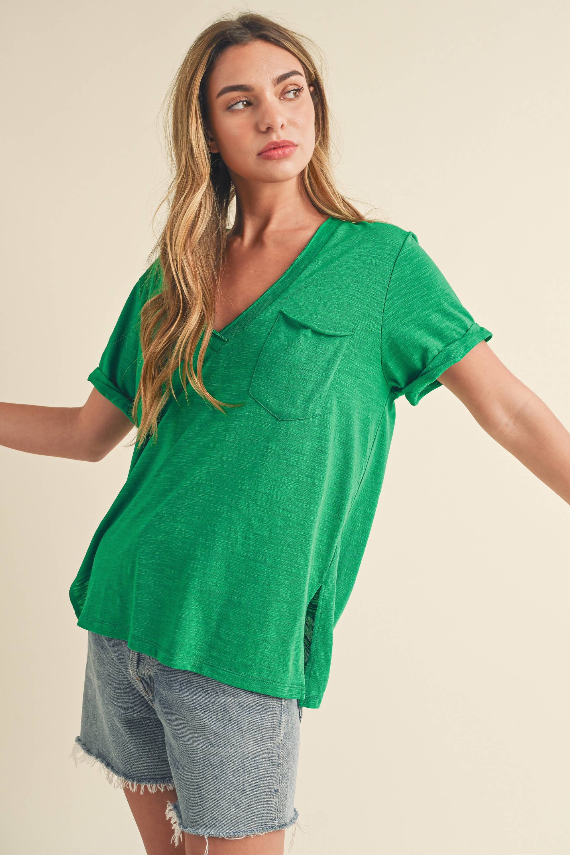 AEMI + CO - Wholesale T-Shirt - Women's - 8286DK Zoie V-Neck Short Sleeve Top38