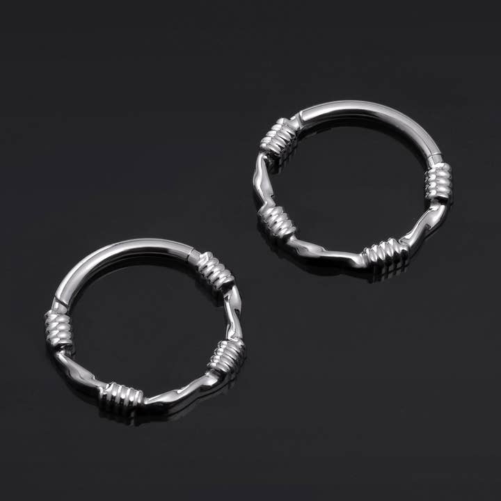 Segmento Clicker de Titanio ASTM F136 Cuerda Plateada para venta al por mayor de Custom Plugs