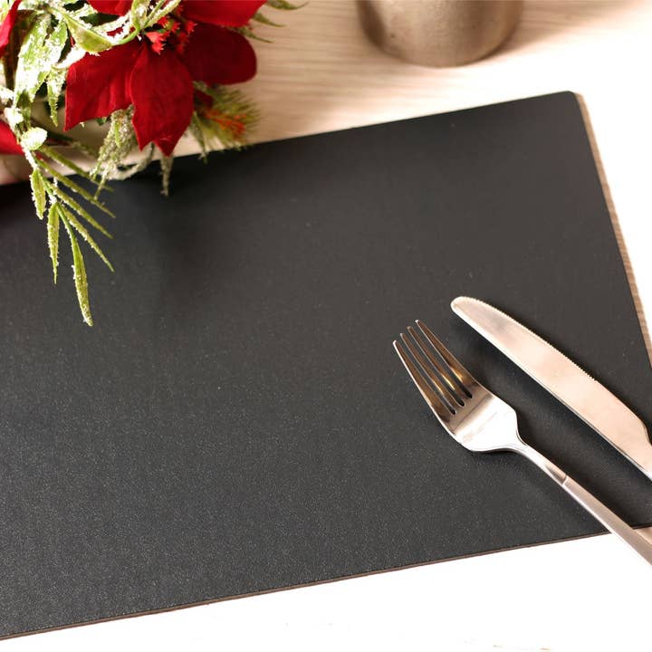 Uppsättning av 4 Charcol Elementary Leatherboard Tablemats för wholesale av The Dapper House