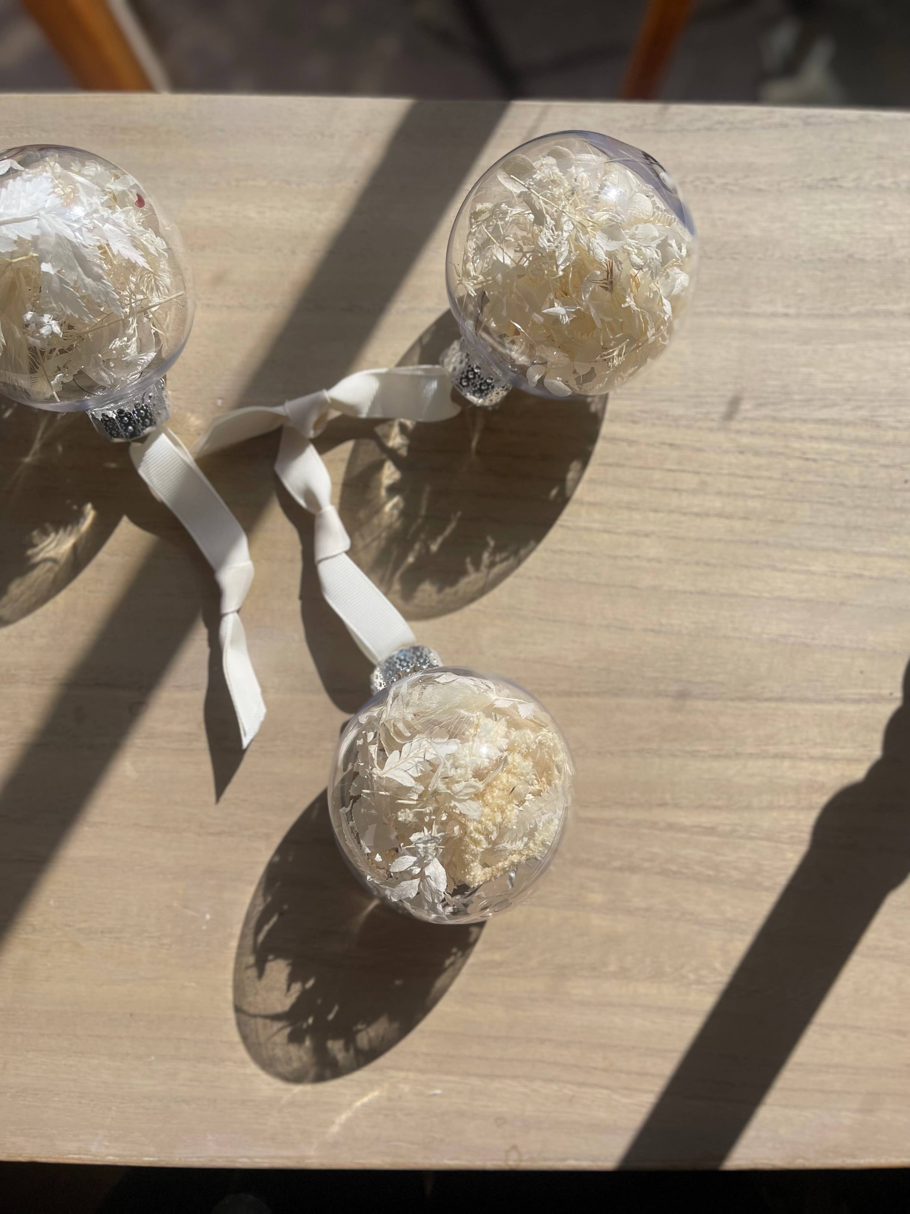 Moss and Magnolia - Wholesale Christmas Decoration - Opening Packages (Christmas Baubles)8