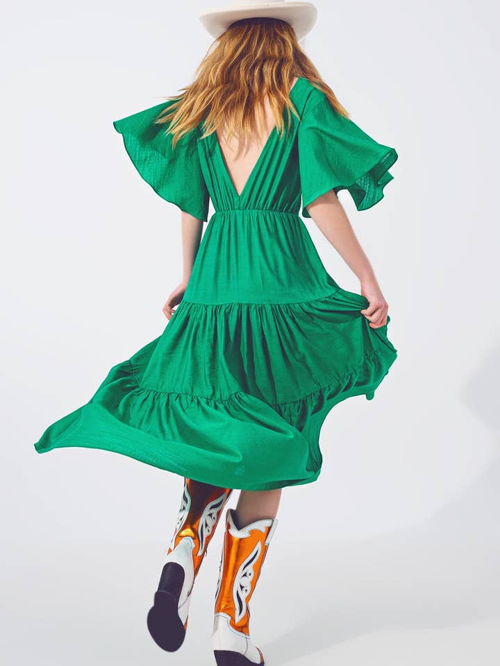 Abito lungo con scollo a V in grembiule in verde per la vendita all'ingrosso da parte di Q2—All Orders:Free Duties for the US,UK,and Canada