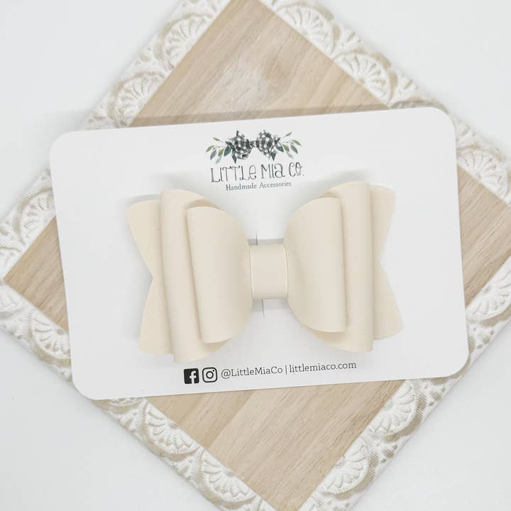 Clip de Creme Chloe por atacado de Little Mia Co.