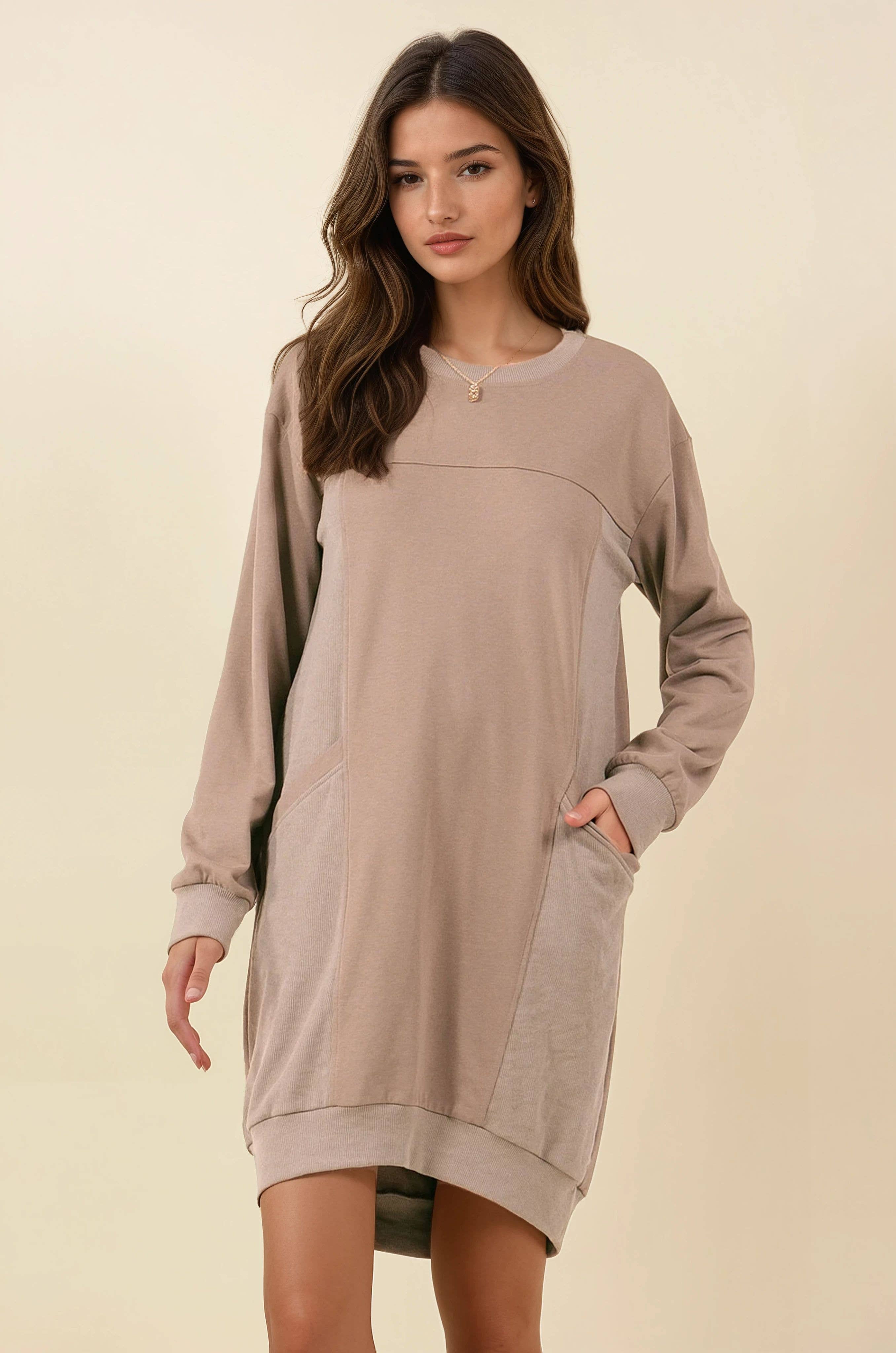 Doe and Rae – Großhandel Kleid – Damen – Hi-Lo Minikleid aus geripptem French Terry in Kontrast - 27865D1