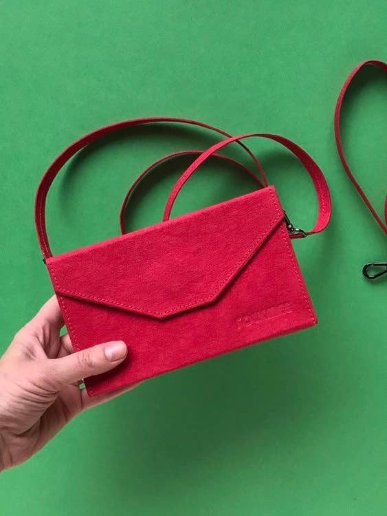 Sac en cuir végétalien, petit sac rouge, pochette rouge pour la vente par LeaF