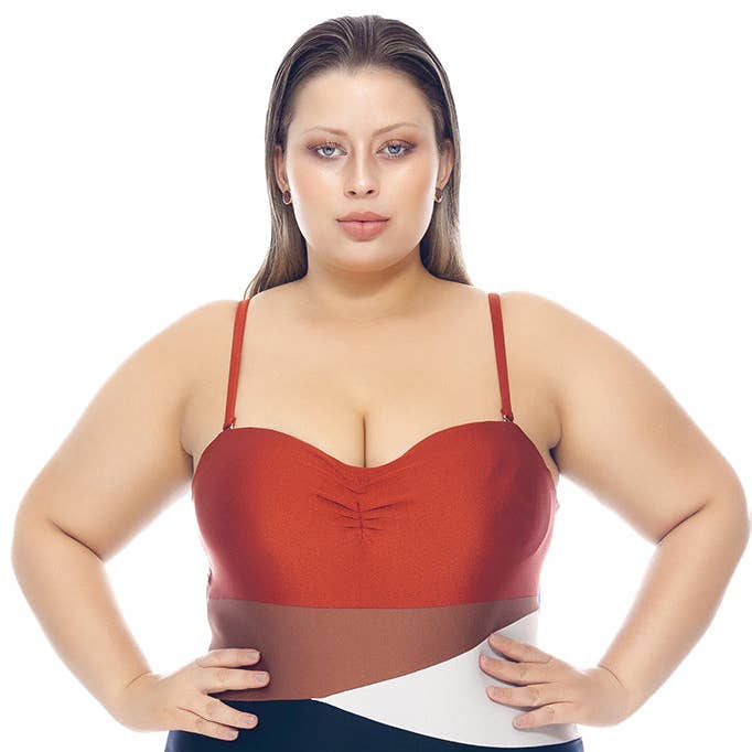 GEKLEURD BADPAK MET NIEUWE GEWATTEERDE CUPS voor wholesale door Lehona