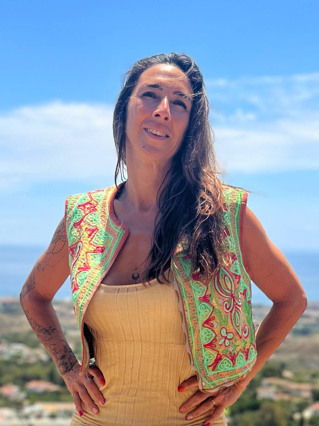 Kinomy - Wholesale Outerwear Vest - Women's - Batik cotton embroidered short vest, women's boho vest.3