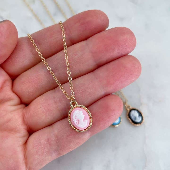 Laalee Jewelry – Großhandel Kette mit Anhänger/Charm – Kamee-Halskette aus Gold, Kamee-Schmuck mit Anhänger1