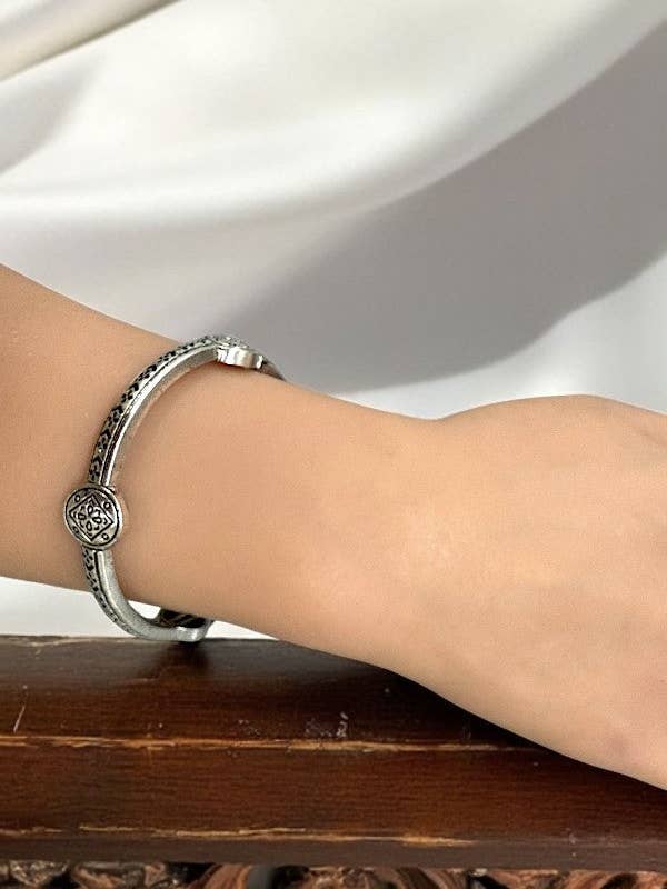 TRIBAL PRINT ETCHED SLIM STRETCH BRACELET for wholesale by Andrea Bijoux